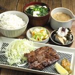 Yamaimono Ooi Ryouri Ten Kawasaki - 手仕込み牛タンと麦とろごはん定食