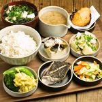 Yamaimono Ooi Ryouri Ten Kawasaki - 【数量限定】山芋屋の気まぐれ6種のおばんざい定食