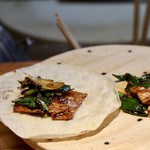 明道町中国菜 一星 - 葉にんにくと皮付きバラ豚の回鍋肉