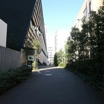 廚 菓子 くろぎ - 学内入口