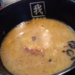 我流家 - ﾒｲﾝつけﾀﾞﾚは、力強さと繊細さが絶妙にﾊﾞﾗﾝｽして、厚みがあって多重的な味わい