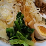 我流家 - 野菜はしっかり湯通しされており、しんなりしていながら優しい味わい