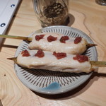串麺 ともすけ - ササミ梅肉乗せ～
