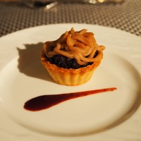 ルアン 鮒鶴京都鴨川リゾート - 【アミューズ】牛ホホ肉の赤ワイン煮込み タルト仕立て