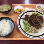 焼肉定食（６９０円）