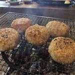 こめん - 名物「焼きおにぎり」１個350円焼き上がり