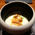 TACUBO - 菊芋のポタージュにウニと菊芋チップ