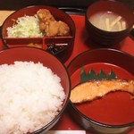 いち川 - 日替りランチ(銀鮭と鶏唐揚げ)