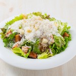 たっぷりチーズのシーザーサラダ