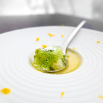 ル ミュゼ ドゥ アッシュ - 爽やかなグレープフルーツのジュレ包み　青りんごのスープ　抹茶の泡をかけて