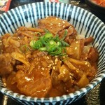 山形黒毛和牛 米沢牛焼肉 仔虎 - 牛すじ丼（ミニ）