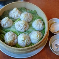 横浜中華街 北京飯店 - 小籠湯包（8個入は1500円で100円お得）