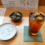 Washoku Miyoshi - ウーロン茶、ほうれん草の白和え