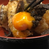 なにわ天ぷら 維心 - 卵黄の天ぷら、どうやって揚げてんのかな〜