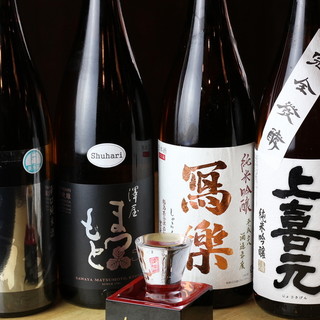 Delicious food and delicious sake! We have a large selection of local sake from all over the country.