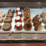 パティスリー ショコラトリー オーディネール - なんて華やか！全て試してみたくなる、魅惑的なケーキばかり（その1）