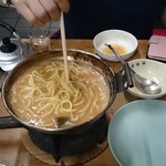 すき焼･鍋物 なべや - 〆の中華麺作成中