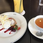 小樽洋菓子舗ルタオ - 奇跡の口どけセット、紅茶、オレンジジュース