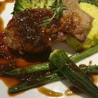 トロイメライ - ウズラのロースト　シェリー酒ヴィネガーのソース