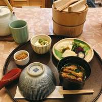 やげんぼり 赤坂店 - ごはんは1人で訪問してもお櫃でたっぷり提供されます。