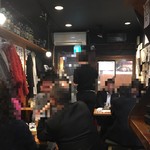 魚竹 - 店内。写真奥が、お店入口