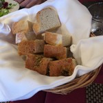 オステリア ダ ヒロキ - 自家製パン