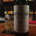 バー ウダ - ラフロイグ、ロックでくださいねー