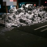Izakaya Biggu - 駐車場の雪溜り