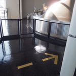 サントリー 天然水のビール工場 東京・武蔵野ブルワリー - 仕込み釜の誘導矢印