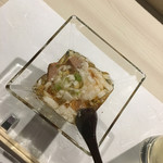 ひぜん - 土佐酢のジュレの中から山芋と鮪が顔を出す