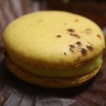 Patisserie Ravi,e relier - ラヴィルリエ　マカロン　パッションフルーツ　２１０円