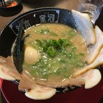 河童ラーメン本舗 - チャーシュー麺煮卵入り