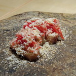 TTOAHISU - ＊鰤の味わいもいいですし、 マリネした紅芯大根とスモークチーズと共に頂くとほんのりした酸味やチーズの旨みが加味され美味しい。