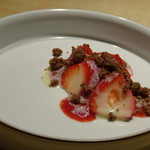 TTOAHISU - ◆バニラのブラマンジェ、カカオのクッキー、あまおう、ホワイトチョコ。 これ美味しい。あまおうも甘いのですが、クッキーやブラマンジェと共に頂くと美味しいこと。