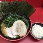 横濱家系ラーメン 勝鬨家 - 海苔＋ほうれん草＋炙りチャーシュー