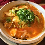 越後秘蔵麺　無尽蔵  - 浅蜊と野菜のトマトらーめん(900円)