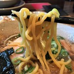 越後秘蔵麺　無尽蔵  - 太麺