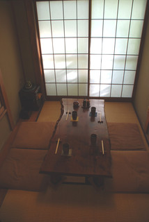 Isukura - 三畳半の小さな座敷です。ご利用の際はご予約をお願いします。