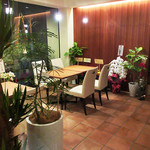 NAKATSUKA - ガラス窓際のテーブル席(2017.12月下旬)