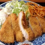 しなの - トンカツのアップ