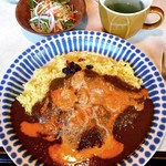 Uesuto - エビカレー（辛口；大盛り）＆ Ｂセット（スープ＆サラダ）