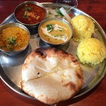 タンドールバル カマルプール - カレー３種・ライス大盛・チーズクルチャチェンジ