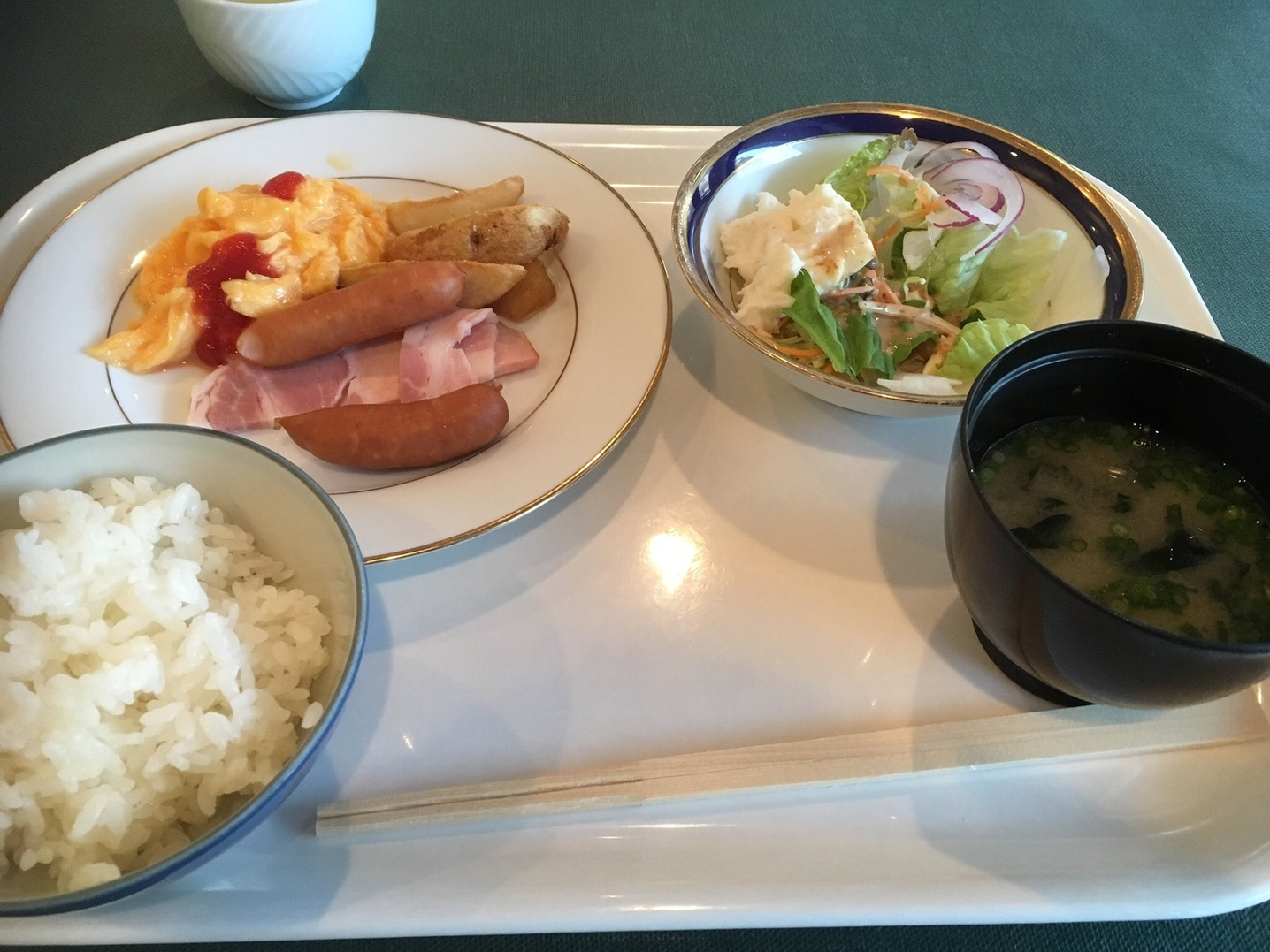 くろよんロイヤルホテル name=