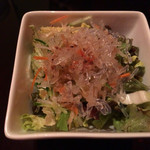 カフェダイニング プリエ - 食感の面白い海藻サラダ。
            自宅でも真似したいです。