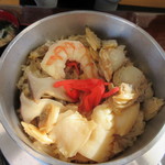 Shokujidokoro Ootomo - 海鮮釜飯は、ホタテ、エビ、イカ、あさりなど