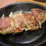 餃子×バル ちびすけバル - 鉄板餃子プレーン　600円