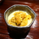 東麻布 天本 - しじみ茶碗蒸しに玄海島のムラサキウニを乗せて