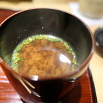 東麻布 天本 - 山椒のきいた赤出汁