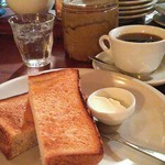 パーラー江古田 - トースト単品に別添えバター(よく焼き)140。ドリップコーヒーはタンザニア470-50。グリッシーニ12本360円分を持ち帰り購入。(^ー^) 20180126