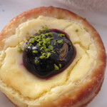 Boulangerie K YOKOYAMA  - クリームチーズタルト